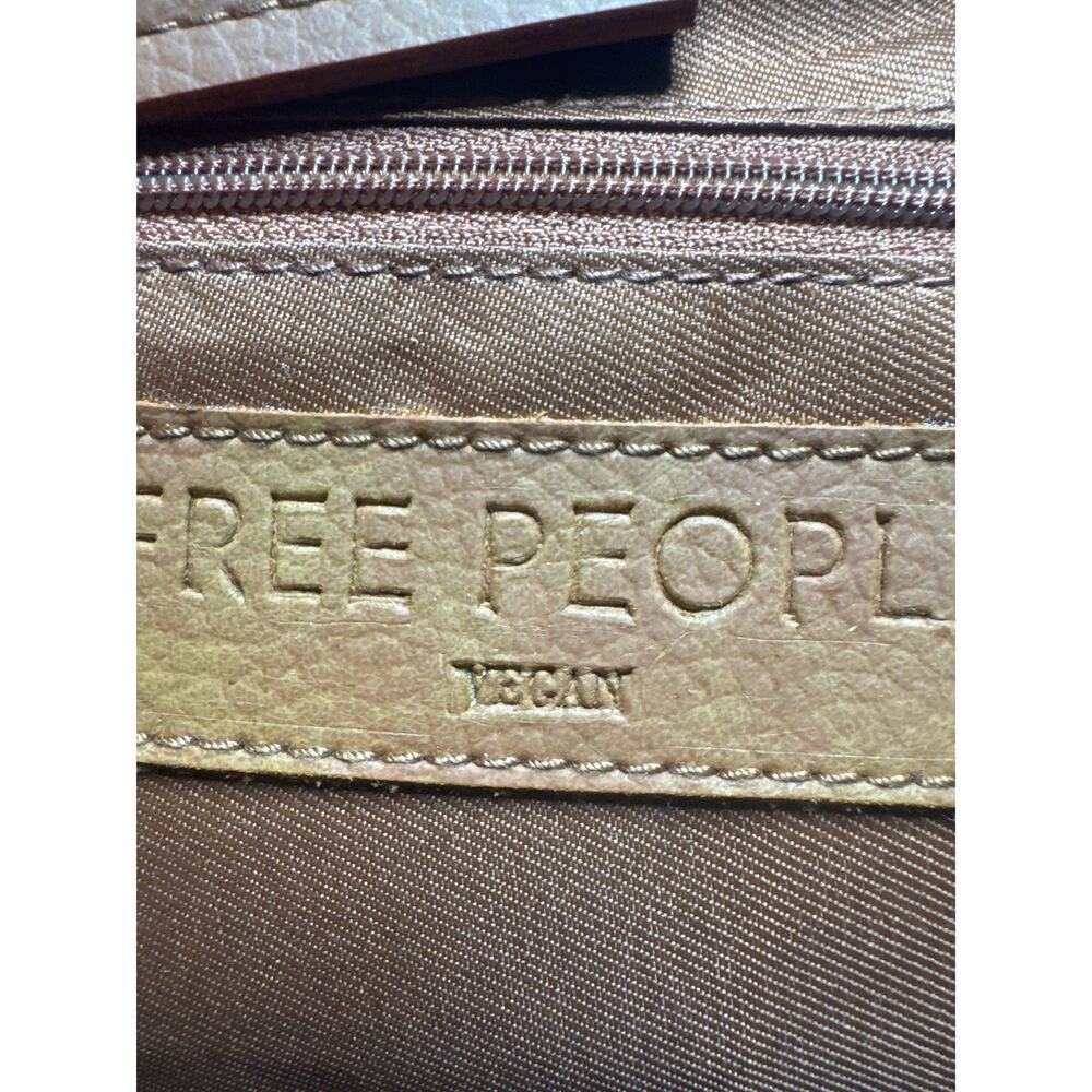 Free People Vegan Brown Leather Wallet Wristlet – NWT – 100% Recycled Material - Picture 8 of 8